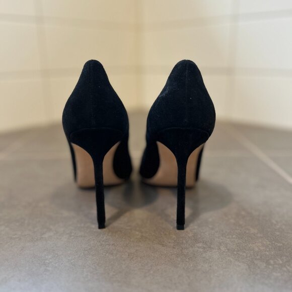 Manolo Blahnik BB Black Suede Pointed Toe Pumps Size EU 38 - Picture 2 of 9